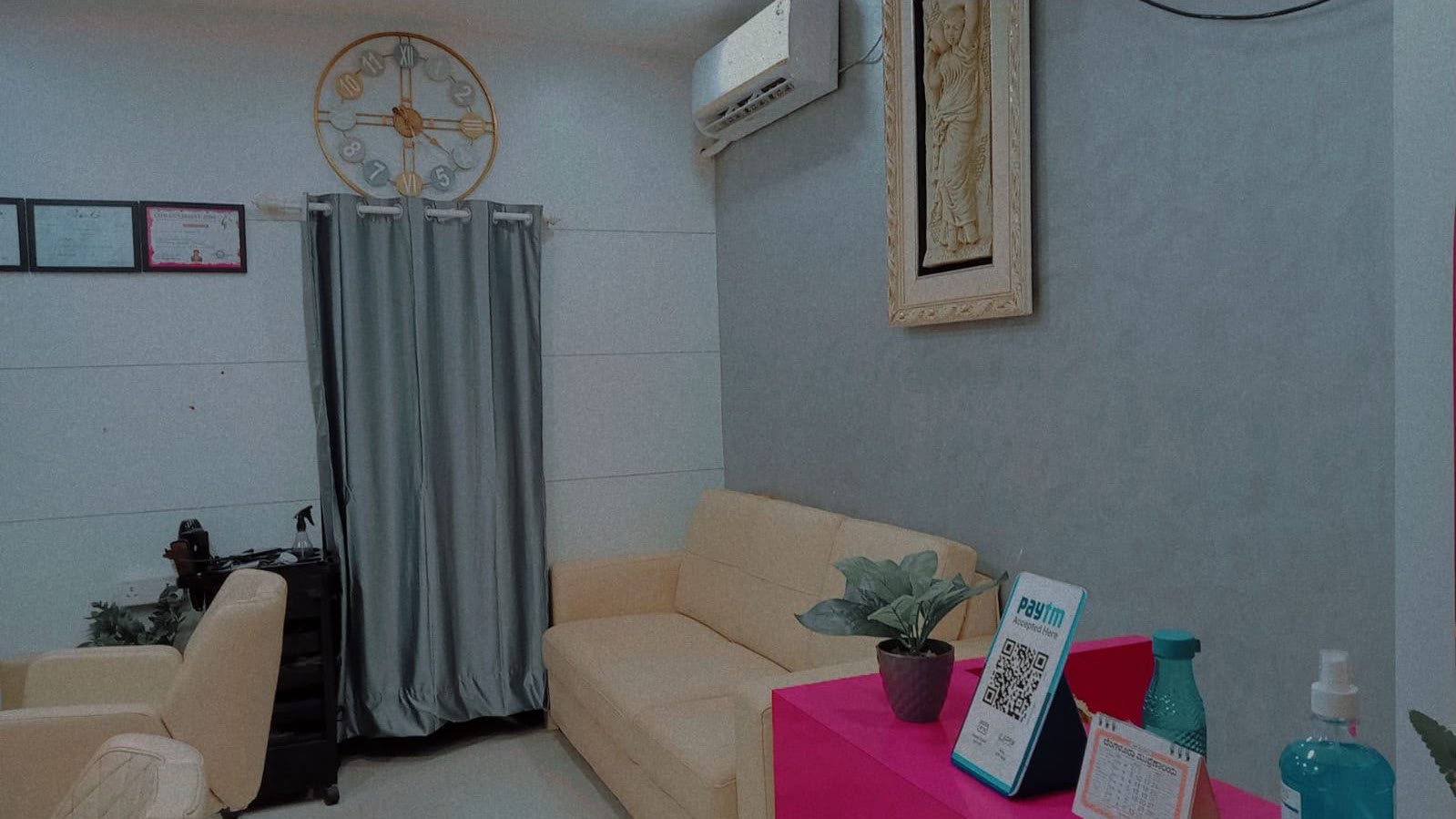 Salon 1 image 1