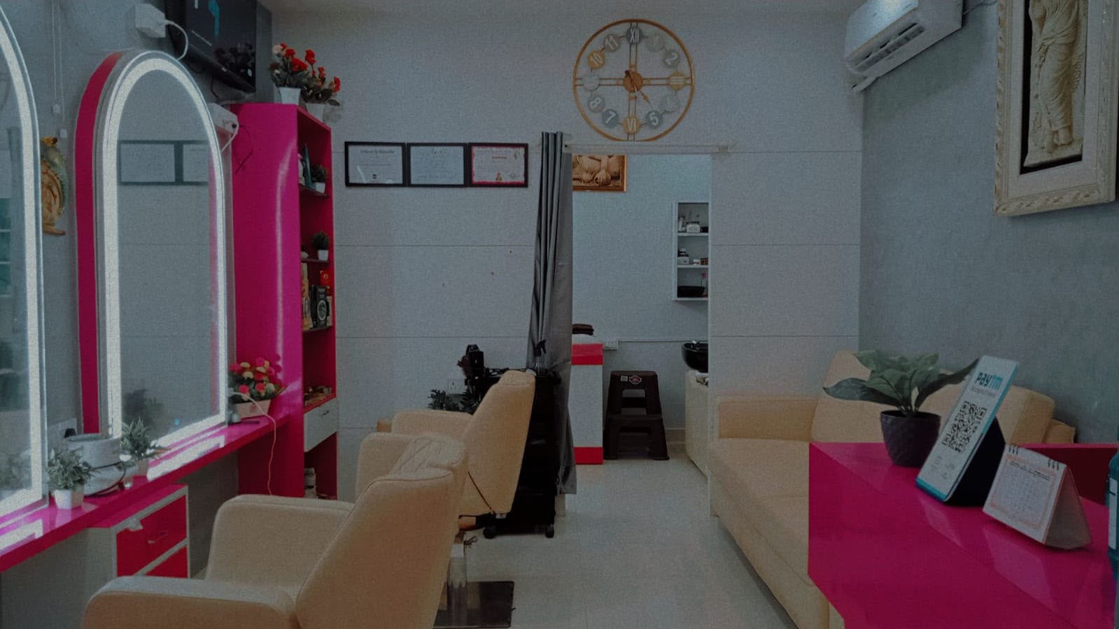 Salon 1 image 2